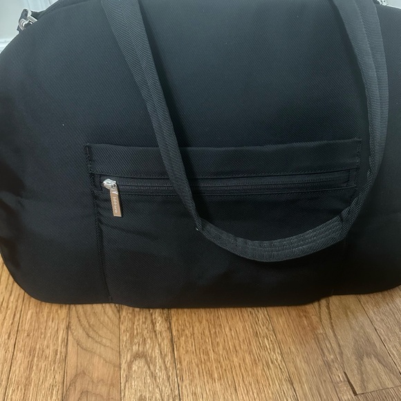 lululemon City Essentials Bag, Black. - Picture 10 of 10